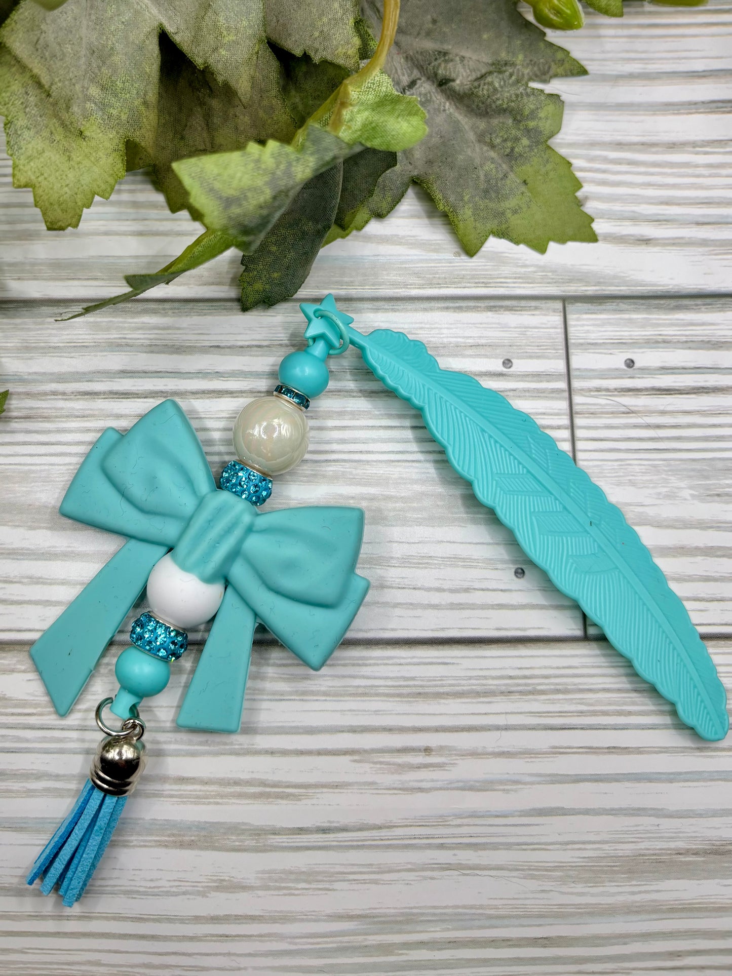 Big Bow Feather Bookmarks