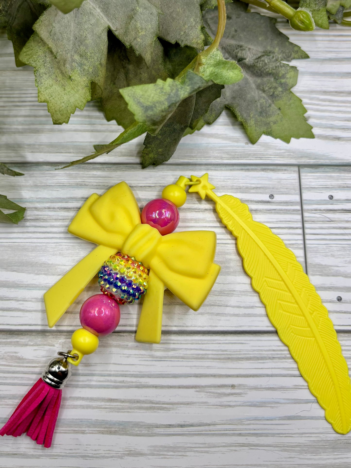 Big Bow Feather Bookmarks