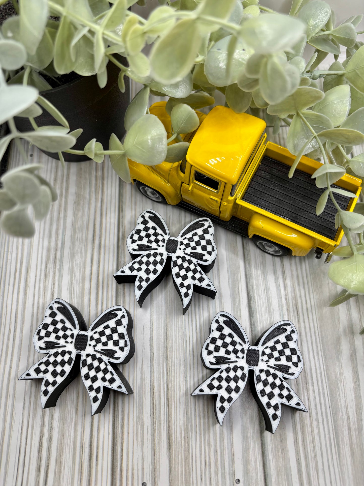 Black & White Checkered Bow Straw Buddy