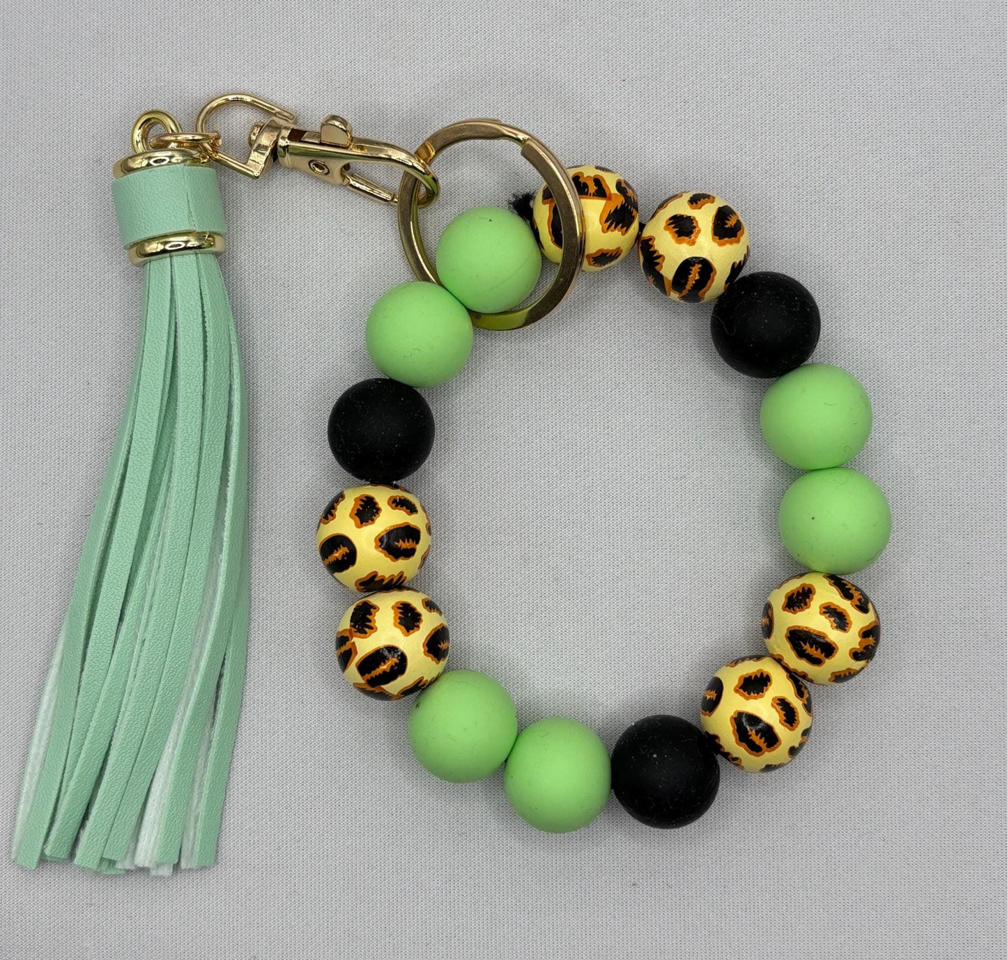 Wristlet Keychain, wristlet, Keychain, Stocking Stuffer, Gift, Silicone wristlet, Silicone bracelet, key holder, bead keychain, bead